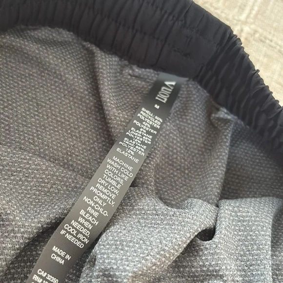 Vuori Black Women's Athletic Shorts Clementine 4” short 2.0 Size XS & M - Picture 10 of 12